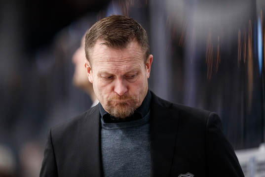 Malmö Redhawks tränare Joakim Fagervall deppar