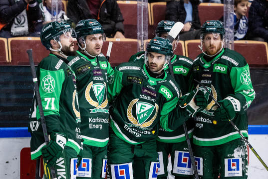 Färjestads Martin Johansson jublar med lagkamrater