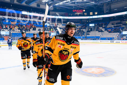 Luleås Oscar Engsund jublar