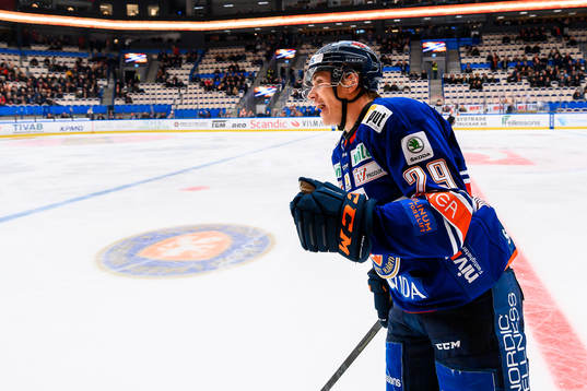 Växjös Pontus Holmberg jublar