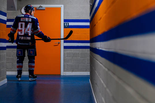 Växjös Joel Persson före ishockeymatchen i SHL mellan