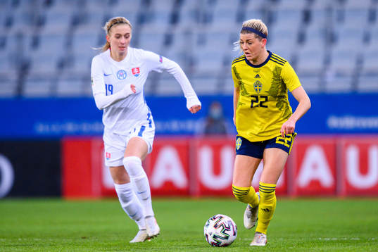 Ľudmila Matavkova of Slovakia and Olivia Schough of Sweden