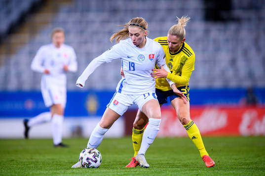 Ľudmila Matavkova of Slovakia and Jonna Andersson of Sweden