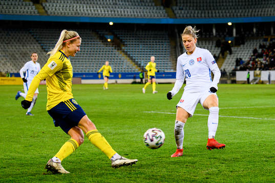 Hanna Glas of Sweden and Jana Vojtekova of Slovakia