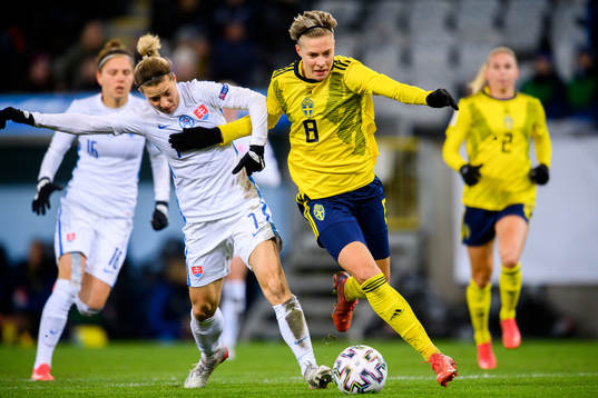 Patricia Fischerova of Slovakia and Lina Hurtig of Sweden