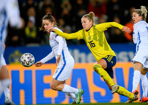 Viktoria Ceriova of Slovakia and Filippa Angeldahl of Sweden
