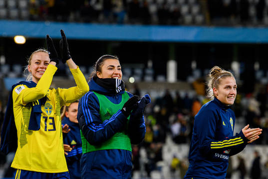 Amanda Ilestedt,  goalkeeper Zecira Musovic and Filippa