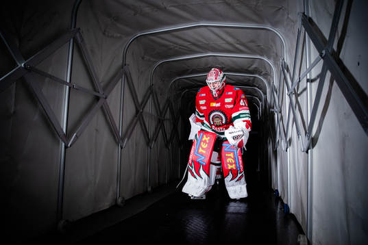 Frölundas målvakt Niklas Rubin innan ishockeymatchen i