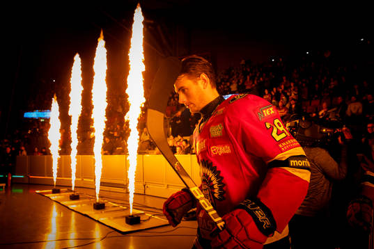 Frölundas Johan Sundström innan ishockeymatchen i SHL