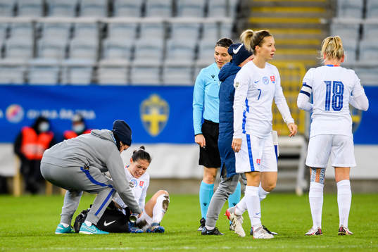 Martina surnovska of Slovakia in pain