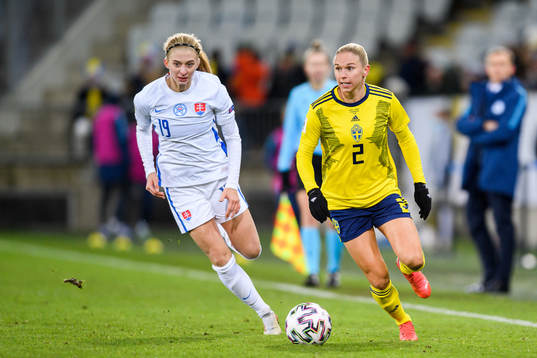 Ľudmila Matavkova of Slovakia and Jonna Andersson of Sweden