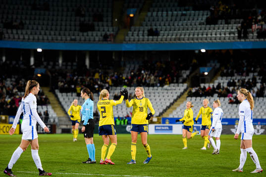 Jonna Andersson and Fridolina Rolfö of Sweden celebrate