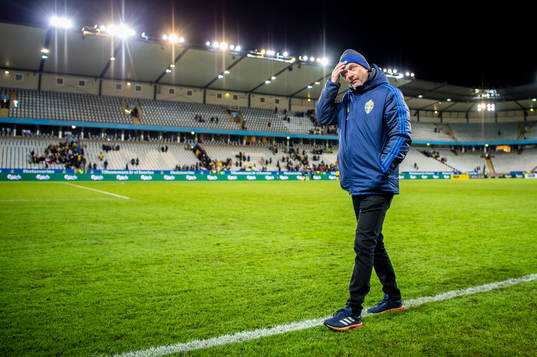 Peter Gerhardsson, head coach of Sweden looks dejected