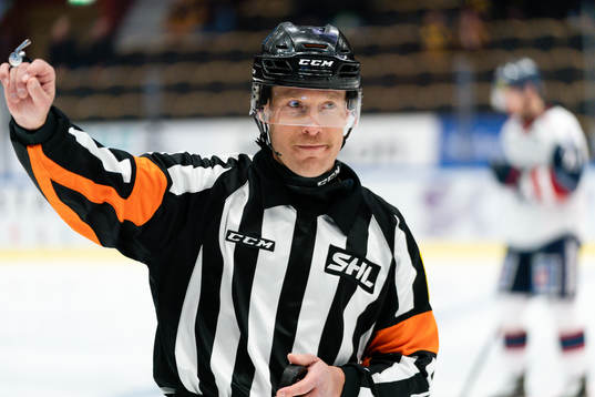 Domare Tobias Björk