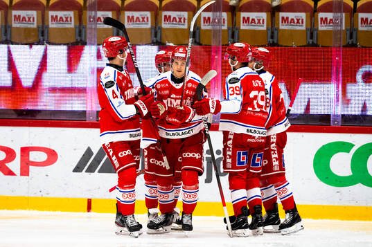 Timrås Sebastian Hartmann jublar