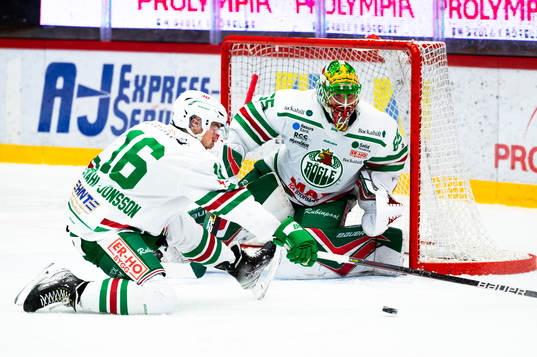 Rögles Lucas Ekeståhl Jonsson och målvakt Christoffer