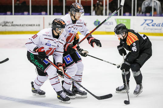 Örebros Kristian Näkyvä och Brynäs Nick Olesen
