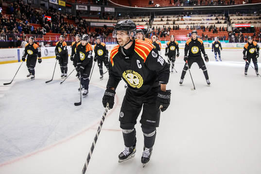 Brynäs Anton Rödin jublar