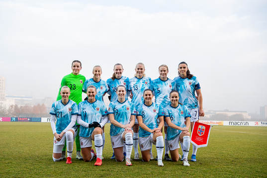 The starting eleven of Norway pose for a team photo