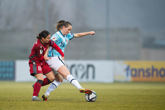 Luiza Ghazaryan of Armenia and Elisabeth Terland of Norway