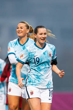 Lisa-Marie Karlseng Utland and Elisabeth Terland of Norway