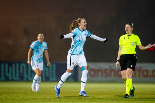 Frida Maanum of Norway celebrates