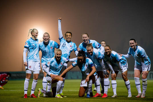 Anja Sønstevold of Norway celebrates with teammates Karina