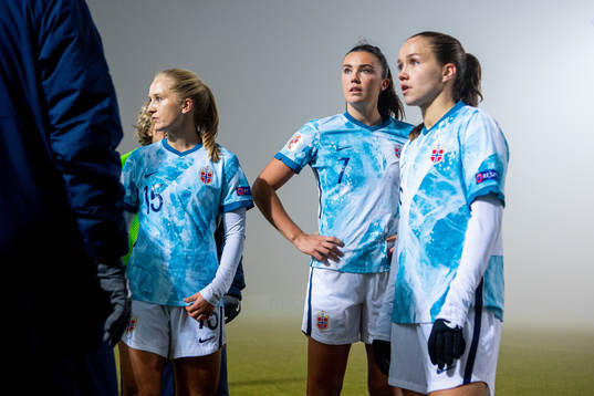 Amalie Vevle Eikeland, Ingrid Syrstad Engen and Guro Reiten
