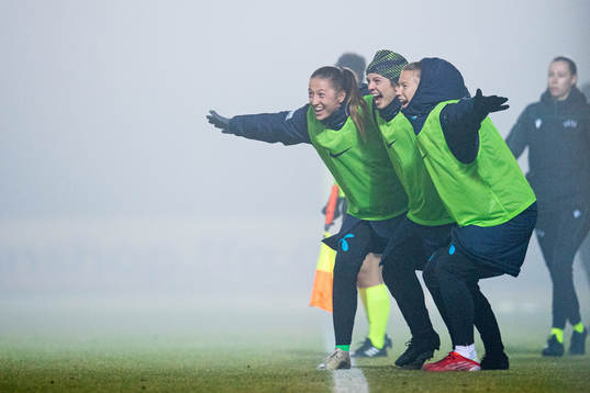 Goalkeeper Cecilie Fiskerstrand, Tuva Hansen and Synne