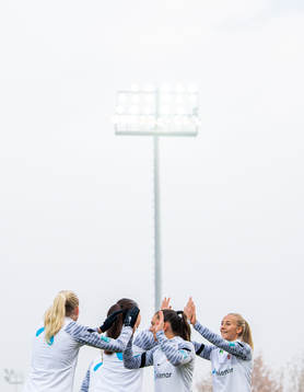Anja Sønstevold and players of Norway