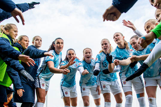Amalie Vevle Eikeland, Lisa Fjeldstad Naalsund, goalkeeper