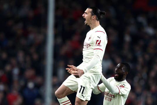 Bläddra bland fler bilder av Football, Serie A, Genoa - Milan