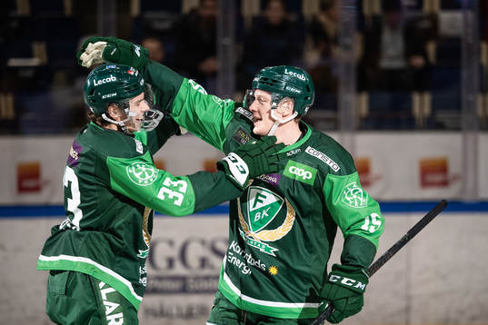 Färjestads Albert Johansson och Gustav Rydahl jublar