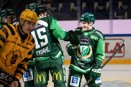 Färjestads Joel Nyström jublar