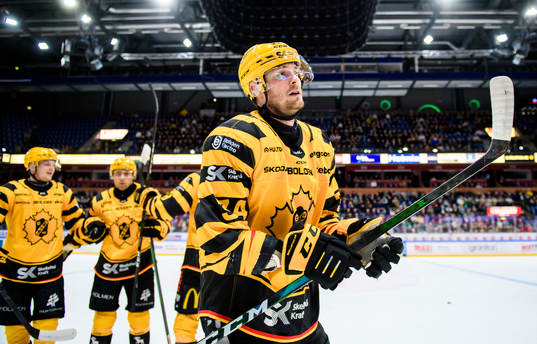 Skellefteås Tom Kühnhackl jublar