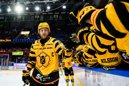 Skellefteås Oscar Möller jublar