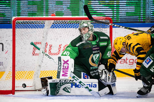 Skellefteås Linus Lindström gör 2-4 bakom Färjestads