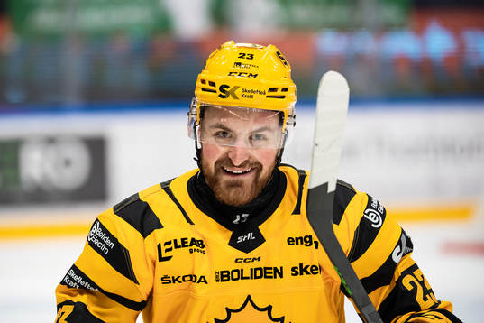 Skellefteås Adam Mascherin jublar