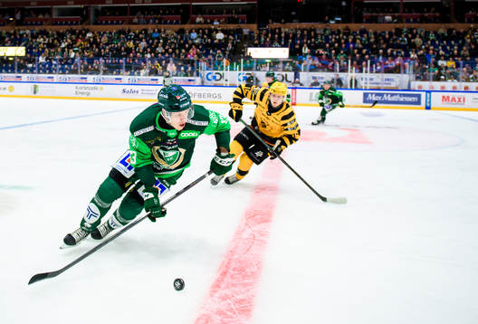 Färjestads Daniel Viksten och Skellefteås Linus Lindström