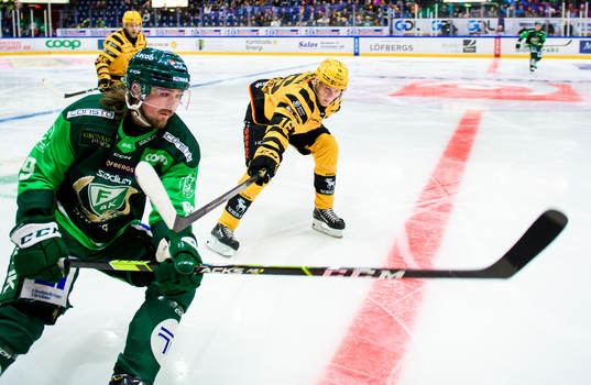 Färjestads Linus Johansson och Skellefteås Linus