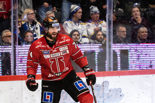 Örebros Nick Ebert jublar