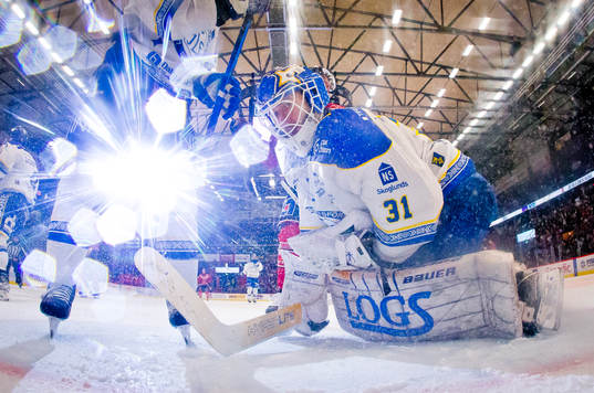 Leksands målvakt Kasimir Kaskisuo deppar vid 3-1