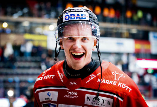 Örebros Gustav Backström jublar