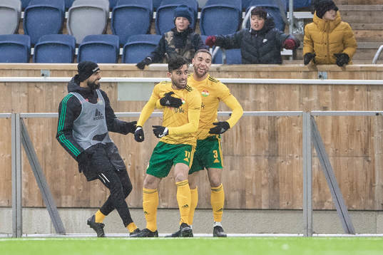 Dalkurds Bakhtiar Rahmani och Alex Simovski jublar