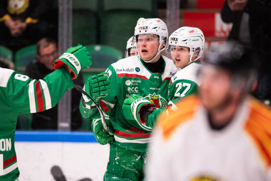 Rögles Oskar Stål Lyrenäs och Linus Sjödin jublar