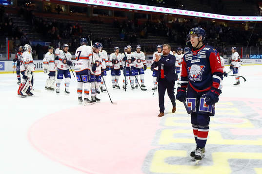 Växjös spelare och Linköpings Daniel Ljungman deppar