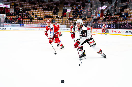 Timrås Robin Alvarez och Malmö Redhawks Lance Bouma