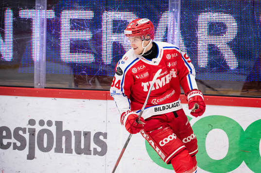 Timrås Sebastian Hartmann jublar