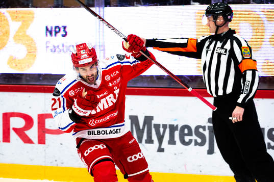 Timrås Joey LaLeggia jublar