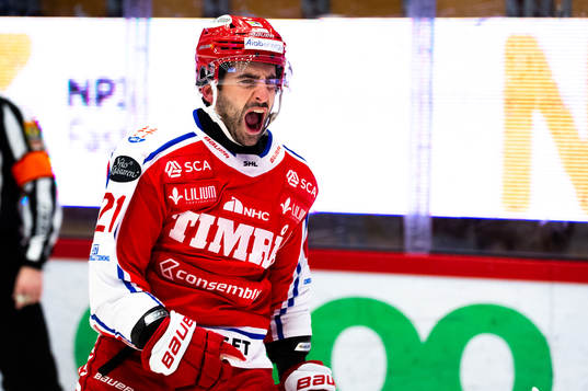 Timrås Joey LaLeggia jublar